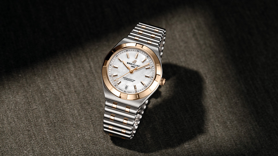 News - Chronomat Redesign - Image Carousel - JP